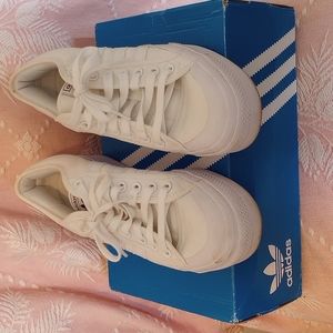 Adidas nizza platform tennis shoes